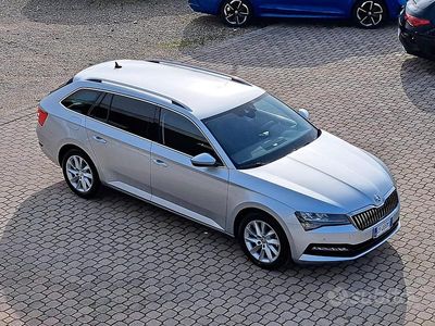 Usata Skoda Superb Executive 200 CV (147 kW) 2023 Grigio Station wagon