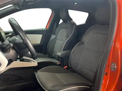 Usata Renault Clio Techno 145 CV (106 kW) 2023 Arancione Utilitaria