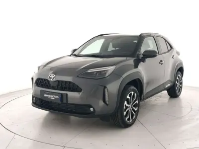 Nuova Toyota Yaris Cross Trend 92 CV (67 kW) 2026 Grigio met SUV