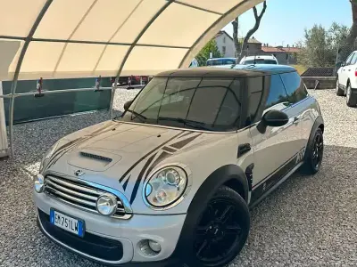 Usata Mini Cooper D 111 CV (81 kW) 2012 Grigio Utilitaria