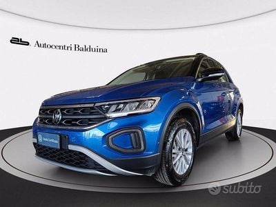 Usata VW T-Roc Life 110 CV (80 kW) 2022 Blu ravenna met /tetto nero SUV