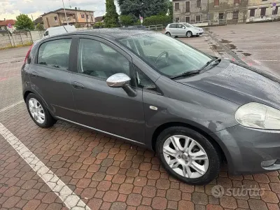 Usata Fiat Grande Punto 77 CV (56 kW) 2009 Grigio Utilitaria