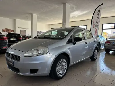 Usata Fiat Grande Punto Dynamic 65 CV (47 kW) 2007 Grigio Utilitaria