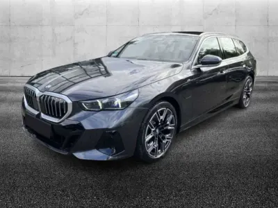Usata BMW 530e M Sport 299 CV (219 kW) 2025 Grigio Station wagon