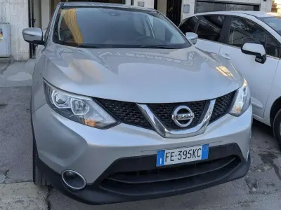 Usata Nissan Qashqai Acenta 131 CV (96 kW) 2016 Argento SUV
