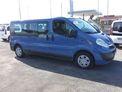Blu/azzurro Usata 2009 Opel Vivaro Monovolume | 9950 € (Molto cara)