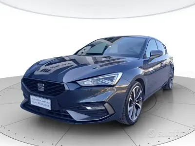 Käytetty Seat Leon FR 150 HP (110 kW) 2021 Harmaa Sedan