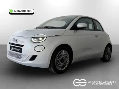 Nuova Fiat 500 65 CV (47 kW) 2026 Celestial blue metallizzato Berlina