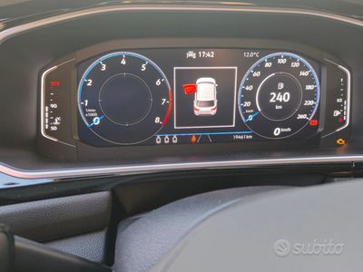 Usata VW T-Roc 110 CV (80 kW) 2023 Grigio SUV