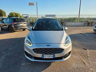 Usata Ford Fiesta Vignale 120 CV (88 kW) 2018 Grigio Utilitaria