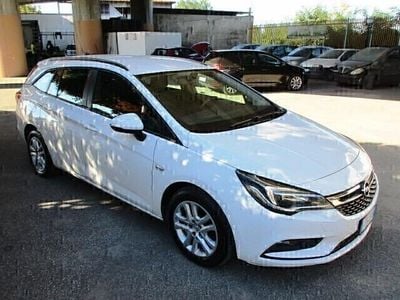 Bianco pastello Usata 2017 Opel Astra Dynamic Station wagon | 6500 € (Buon prezzo)