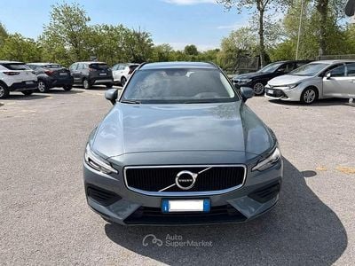 Grigio Usata 2021 Volvo V60 Business Edition Station wagon | 20.900 € (Buon prezzo)