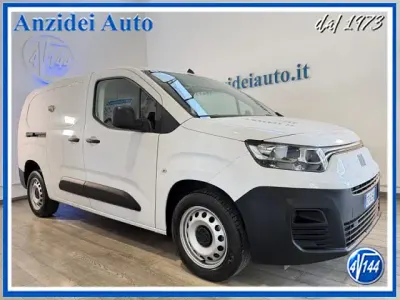 Usata Fiat Doblò 102 CV (75 kW) 2023 Bianco pastello Monovolume