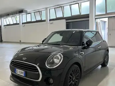 Usata Mini ONE Essential 75 CV (55 kW) 2021 Utilitaria