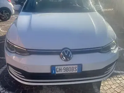Gebraucht VW Golf VIII Life 116 PS (85 kW) 2022 Weiß Limousine