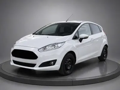 Usata Ford Fiesta Titanium 92 CV (67 kW) 2012 Bianco Berlina