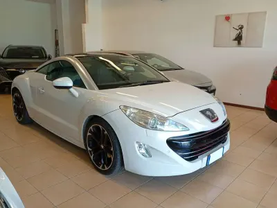 Begagnad Peugeot RCZ 156 HK (114 kW) 2012 Perlato Sportkupé