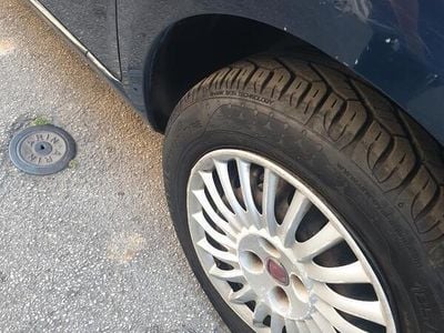 Usata Fiat Grande Punto 77 CV (56 kW) 2009 Blu Utilitaria