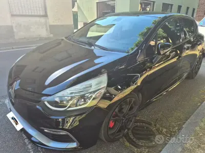 Usata Renault Clio IV R.S. 200 CV (147 kW) 2014 Nero Berlina