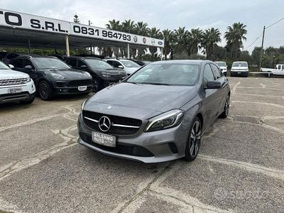 Usata Mercedes A180 Premium 109 CV (80 kW) 2017 Grigio Berlina