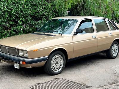 usata Lancia Gamma 2.0 berlina climatizzata ASI oro