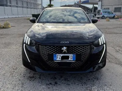 Usata Peugeot 208 GT-line 131 CV (96 kW) 2019 Nero Utilitaria
