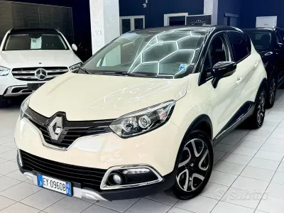 Usata Renault Captur 90 CV (66 kW) 2015 Beige SUV