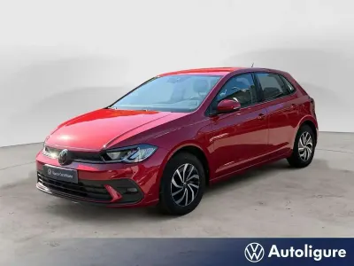 Usata VW Polo Life 80 CV (58 kW) 2023 Rosso Utilitaria