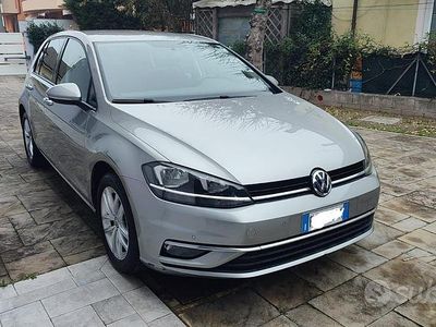 Grigio Usata 2017 VW Golf Executive Berlina | 14.500 € (Buon prezzo)