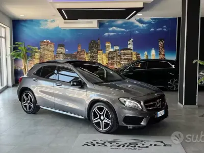 Usata Mercedes GLA200 Premium 136 CV (100 kW) 2015 Grigio SUV