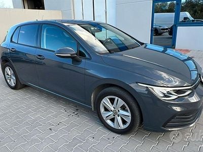 Grigio Usata 2022 VW Golf Style Berlina | 17.500 € (Buon prezzo)