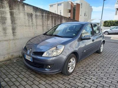 Usata Renault Clio II Luxe 86 CV (63 kW) 2006 Blu/azzurro Berlina