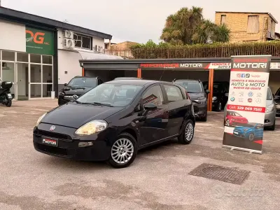 Usata Fiat Punto Street 69 CV (50 kW) 2015 Bluazzurro Utilitaria