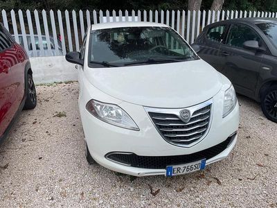 Usata Lancia Ypsilon Platinum 69 CV (50 kW) 2013 Bianco Utilitaria