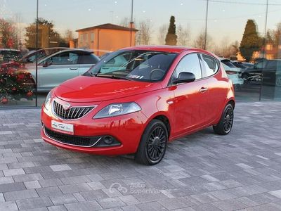 Usata Lancia Ypsilon Silver 69 CV (50 kW) 2021 Rosso Utilitaria
