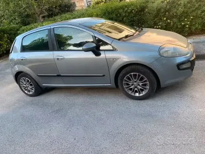 Usata Fiat Punto 69 CV (50 kW) 2010 Grigio Utilitaria