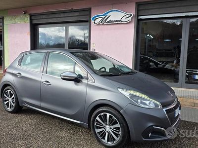 Usata Peugeot 208 Allure 82 CV (60 kW) 2016 Grigio Utilitaria