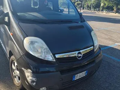 Usata Opel Vivaro 114 CV (83 kW) 2010 Monovolume