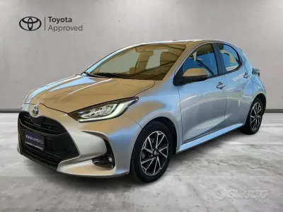 Usata Toyota Yaris Hybrid Trend 116 CV (85 kW) 2023 Silver met Berlina