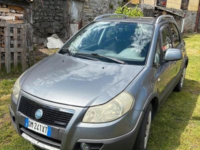 Usata Fiat Sedici 120 CV (88 kW) 2008 Grigio SUV