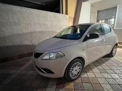 Usata Lancia Ypsilon 69 CV (50 kW) 2017 Utilitaria