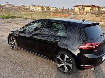 Usata VW Golf VII GTI 230 CV (169 kW) 2017 Berlina