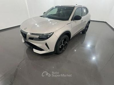 Nuova Alfa Romeo Junior Edizione Speciale 136 CV (100 kW) 2026 Beige SUV