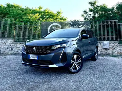 Usata Peugeot 3008 Allure 131 CV (96 kW) 2023 Grigio SUV