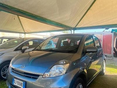 Usata Daihatsu Sirion HIRO 69 CV (50 kW) 2009 Grigio Utilitaria