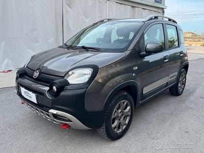 Usata Fiat Panda 4x4 S 80 CV (58 kW) 2017 Grigio Utilitaria