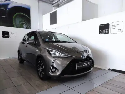 Begagnad Toyota Yaris Hybrid Active 73 HK (53 kW) 2018 Beige Halvkombi