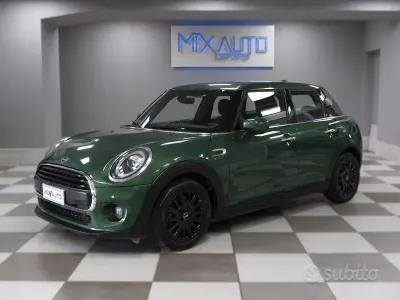 Usata Mini ONE 75 CV (55 kW) 2021 Verde Utilitaria
