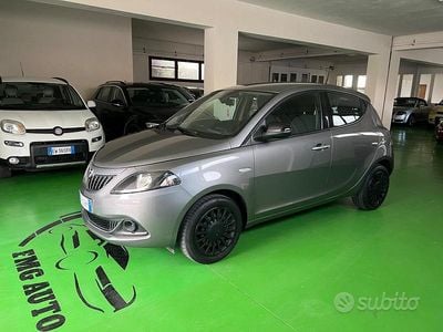Usata Lancia Ypsilon Silver 69 CV (50 kW) 2023 Grigio Utilitaria
