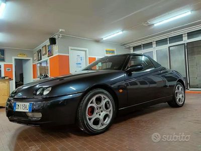 Usata Alfa Romeo Spider 166 CV (122 kW) 2004 Blu Cabrio